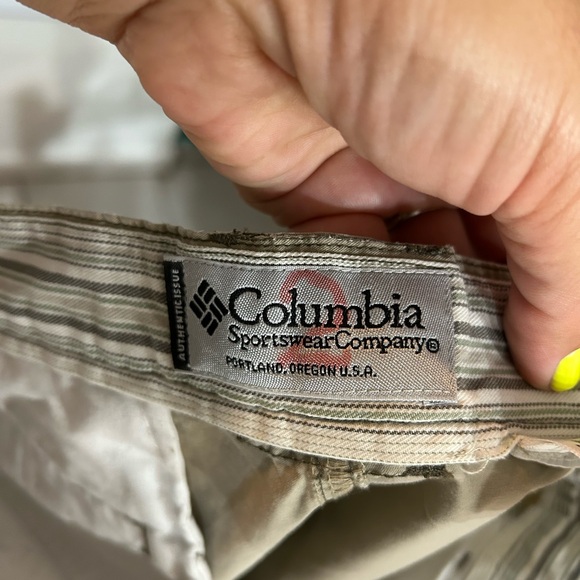 Columbia Women’s Cargo Shorts Size 16 - Picture 9 of 9